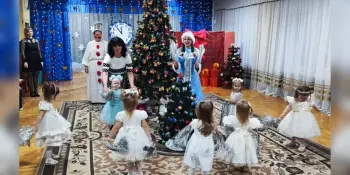 Новогодний праздник "Снежный ком"