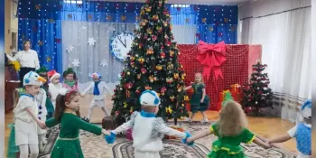 Новогодний праздник "Заколдованная ёлка"